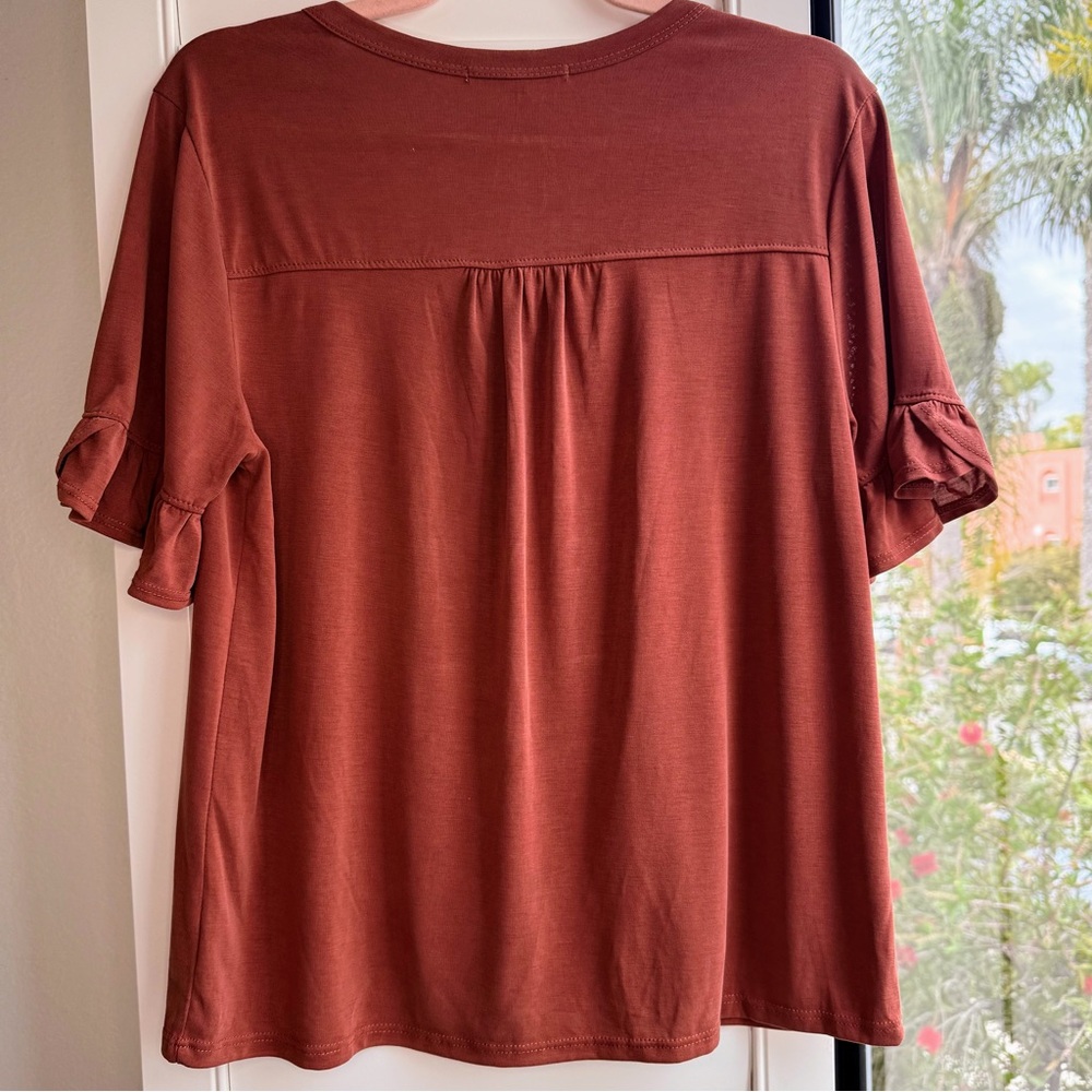 Green Envelope Button Down Flutter Short Sleeve Top in Rust red size small - Picture 5 of 10